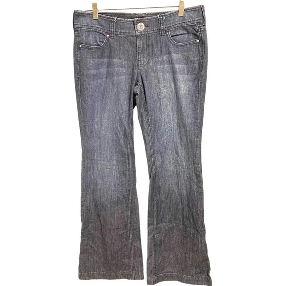 White House Black Market Bootcut Flared Leg blue Jeans Women Size 4R Pockets - Picture 1 of 6
